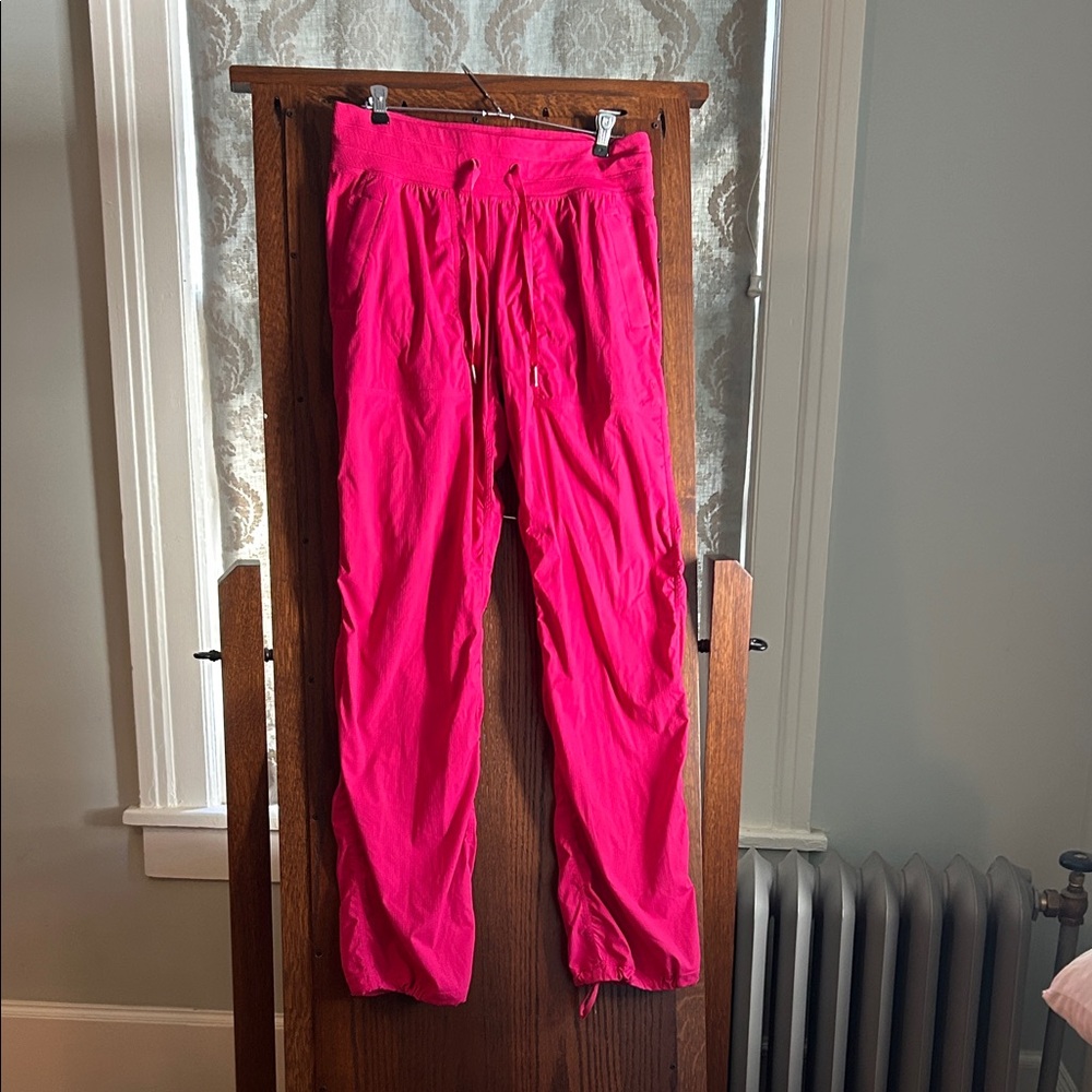Lululemon Hot Pink studio Dance pants, 8 regular
